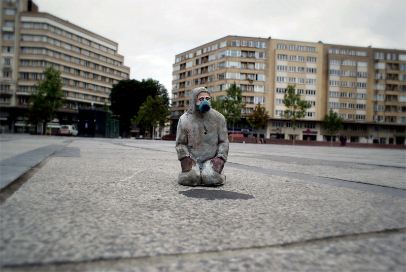 Isaac Cordal – Cement eclipses